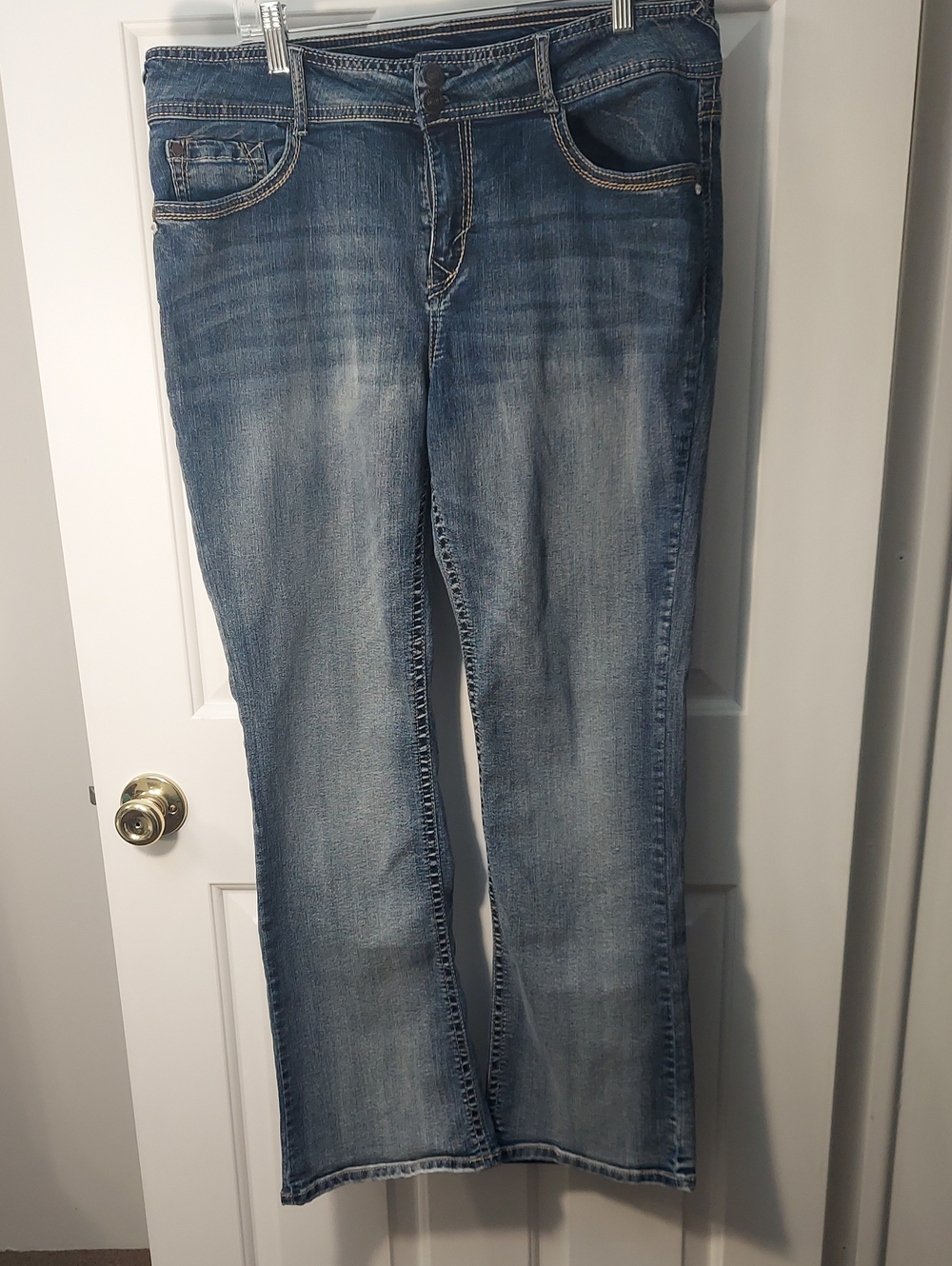 Women’s Wallflower Blue Denim Jeans - Classic Mid Wash